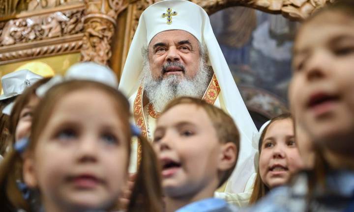 Patriarhul Daniel îndeamnă la rugăciune în formarea copiilor