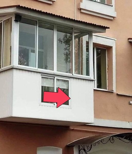 Cățel cu propriul geam la balcon Imaginea a ajunsă virală pe Internet Mai există oameni cu suflet