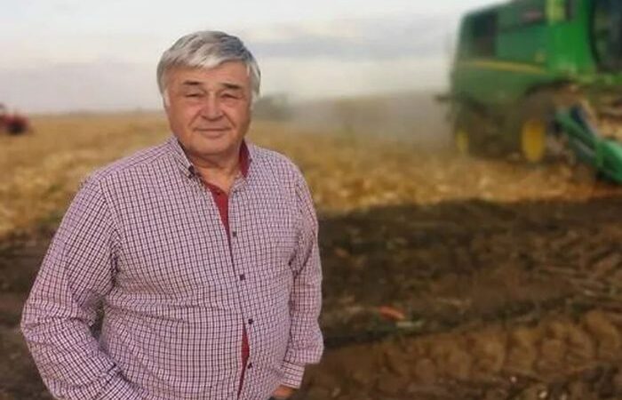 Dimitrie Muscă oferă angajaţilor salarii de peste 15.000 de lei în mână. „Când ajung şi parchează combina, deja au două schimburi pe zi”