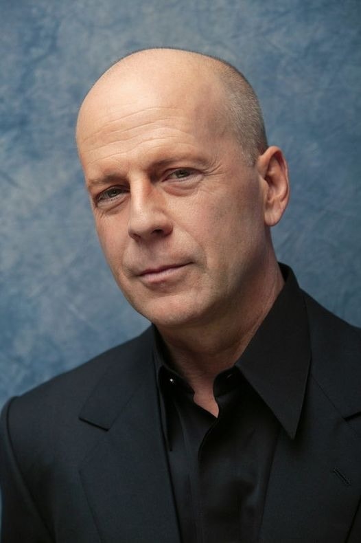 Hollywood-ul este alături de Bruce Willis, după ce gigantul filmelor de acțiune s-a retras din actorie, fiind diagnosticat cu demență frontotemporală