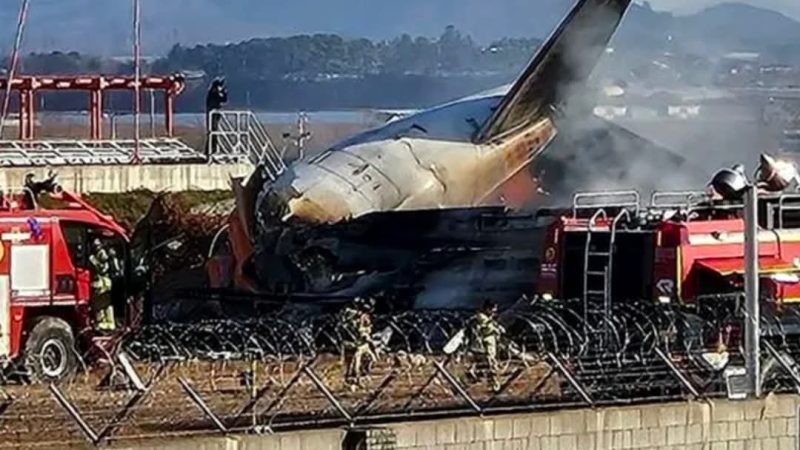 Un avion Boeing cu 181 de persoane la bord s-a prăbuşit în Coreea de Sud – Stiri Romania