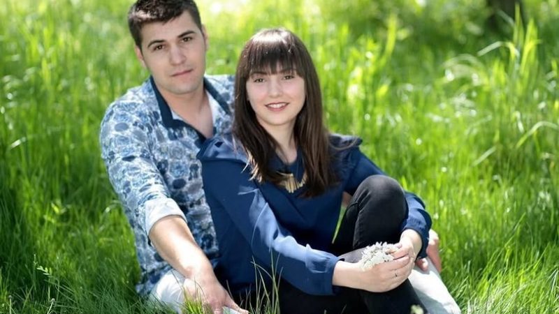 În timpul studiilor, fiica mea a întâlnit un băiat, Alex. El era mai mare decât ea cu 3 ani.