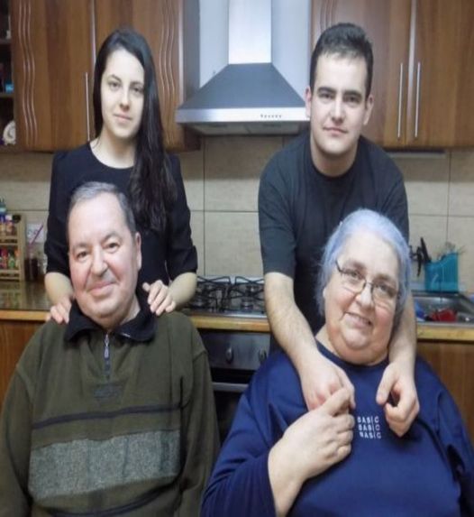 Mama Le-A Murit Electrocutata Iar Tatal I-A Abandonat Intr-Un Orfelinat Din Medias.