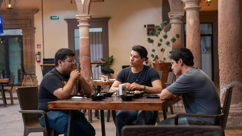 Doar un cadou de ziua ta, mamă: Povestea unei iubiri ratate