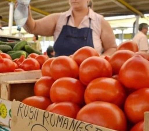 Ce A Găsit Un Bucureștean Azi, Într-O Roșie Cumpărată Din Piața. Când A Ajuns Acasă Și A Tăiat-O Să O Mănânce, Să Cadă Din Picioare