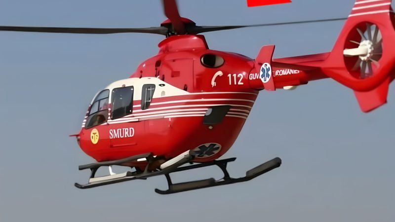 Doi copii și mama, la spital după un accident spectaculos în Hunedoara. A fost chemat elicopterul SMURD